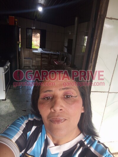 Clarice Aparecida Martins Morena e olhos castanhos claros, pronta para te satisfazer!