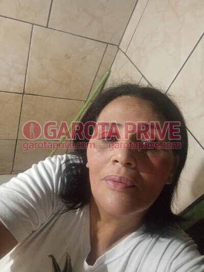 Clarice Aparecida Martins Morena e olhos castanhos claros, pronta para te satisfazer!