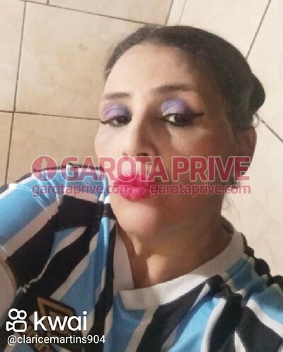 Morena e olhos castanhos claros, pronta para te satisfazer!