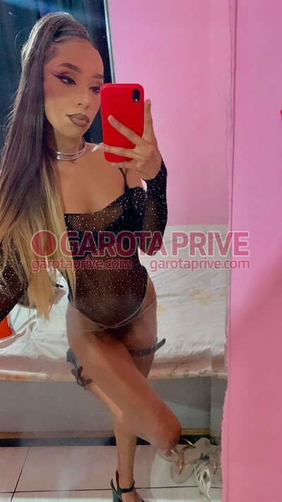  Vivian Santos  Descontraída e de mente aberta