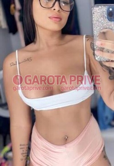 Morena mais gostosa, inteira para você. De parar o transito.